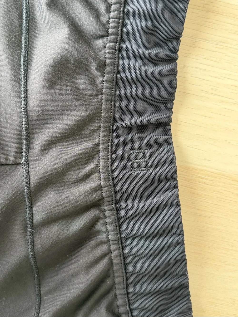 Lululemon Men’s Athletic Shorts Size L Black Drawstring Zip Pocket Training Gym